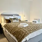 56 Citygate Apartment